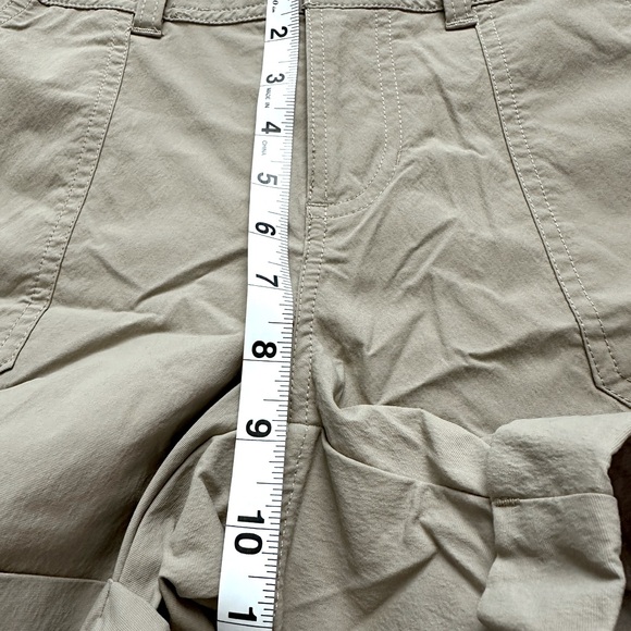 NWOT The North Face Khaki Cargo Shorts Size 8 Women - Picture 5 of 9